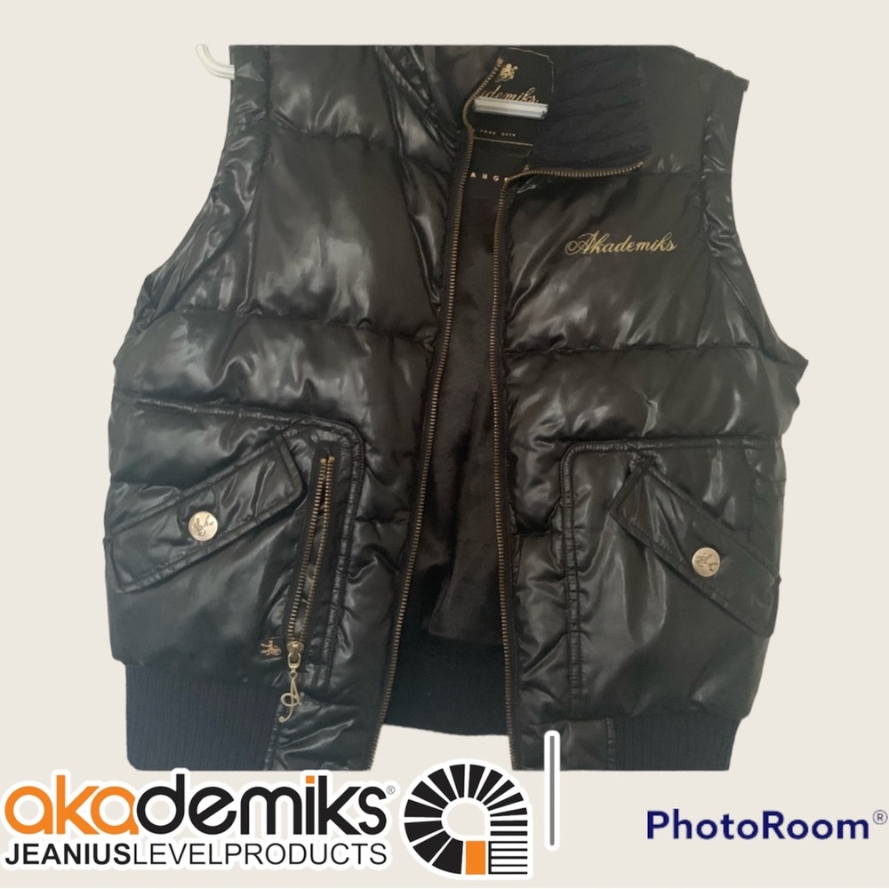 💁‍♀️HOST PICK 💁‍♀️~ Akademiks Vest 👩‍🦳